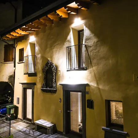 Casa L'isola Di Sara Nyaraló Monte Isola